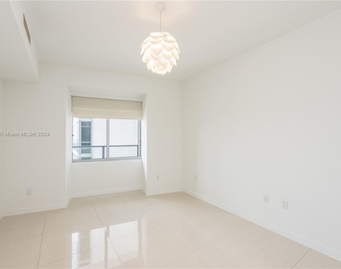 1100 Biscayne Blvd - Photo Thumbnail 15