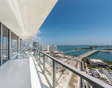 1100 Biscayne Blvd - Photo Thumbnail 0