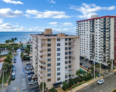 1401 S Ocean Dr - Photo Thumbnail 29