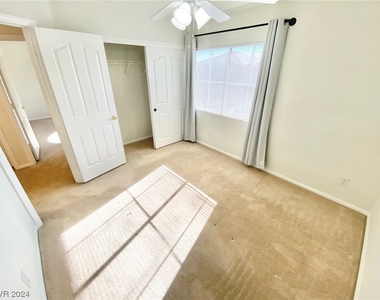 8620 W Gilmore Avenue - Photo Thumbnail 23