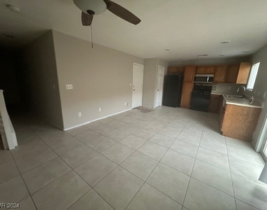 4966 Blue Marlin Avenue - Photo Thumbnail 2