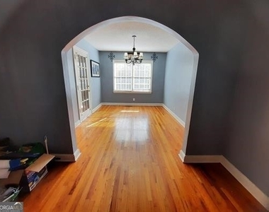 742 Mclaurin Street - Photo Thumbnail 3