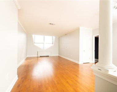 2479 Peachtree Road Ne - Photo Thumbnail 11