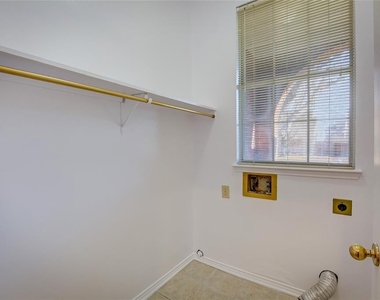 3813 Catalina Street - Photo Thumbnail 12