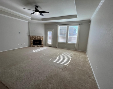 2348 Barzona Drive - Photo Thumbnail 6