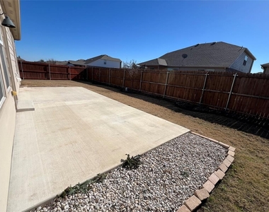 2348 Barzona Drive - Photo Thumbnail 13