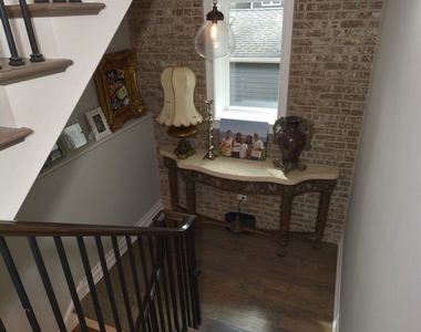 633 S Burton Place - Photo Thumbnail 29