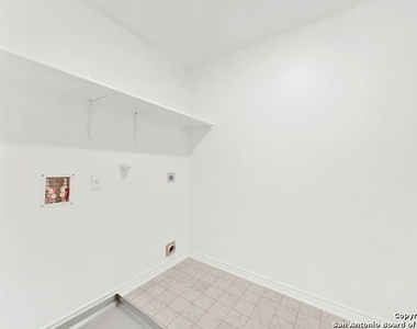 10643 W Military Dr - Photo Thumbnail 25