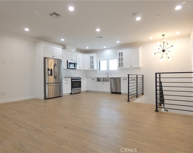 5346 Lexington Ave - Photo Thumbnail 10