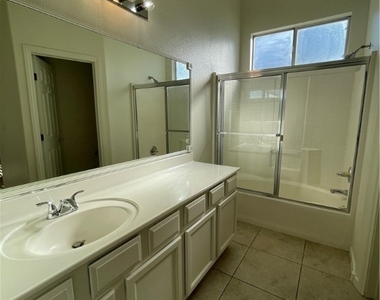 6223 Ordaz Avenue - Photo Thumbnail 20