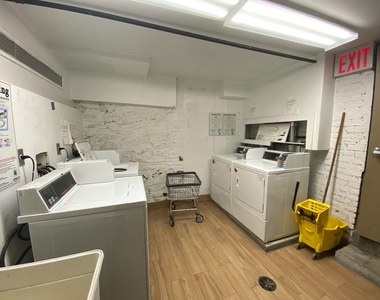 East 53rd Street - Photo Thumbnail 6