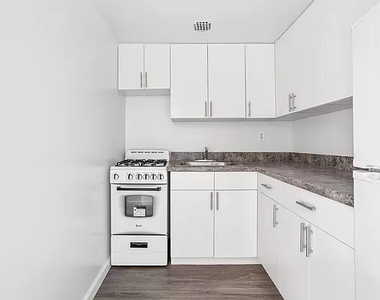 88 Fulton Street - Photo Thumbnail 8