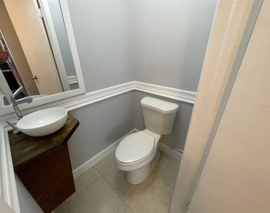 6033 Amberly Terrace - Photo Thumbnail 12