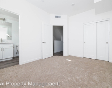 341 East 30th Street 2936 D Avenue - Photo Thumbnail 4