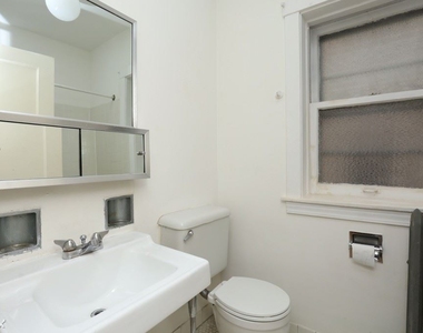 1436 W. Thorndale, Unit B-4 - Photo Thumbnail 17