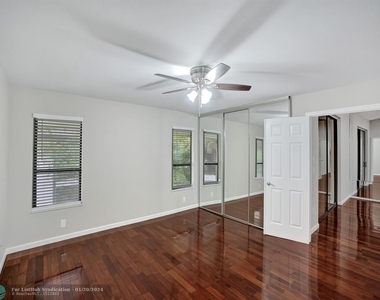 9280 Sabal Ridge Cir - Photo Thumbnail 18