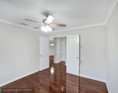 9280 Sabal Ridge Cir - Photo Thumbnail 21