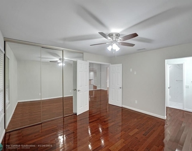 9280 Sabal Ridge Cir - Photo Thumbnail 16