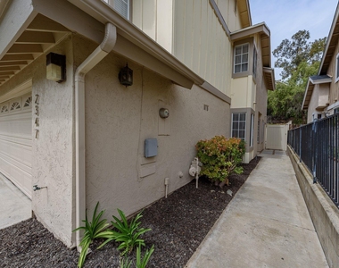 2347 Manzana Way - Photo Thumbnail 23