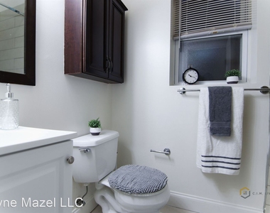 7340 N. Hoyne Avenue - Photo Thumbnail 11