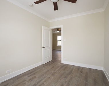 4220 N. Clark, Unit 6 - Photo Thumbnail 11