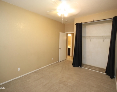 2419 S 71 Drive - Photo Thumbnail 14