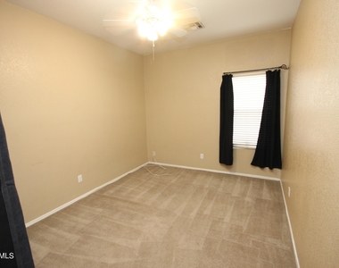 2419 S 71 Drive - Photo Thumbnail 13