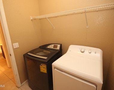 2419 S 71 Drive - Photo Thumbnail 15