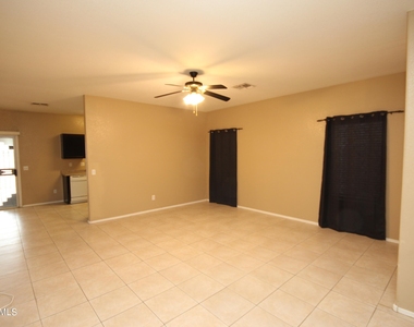 2419 S 71 Drive - Photo Thumbnail 16