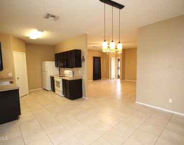 2419 S 71 Drive - Photo Thumbnail 2