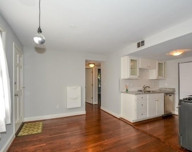 1118 Rosedale Drive Ne - Photo Thumbnail 7