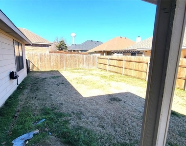 3013 Greenway Drive - Photo Thumbnail 25