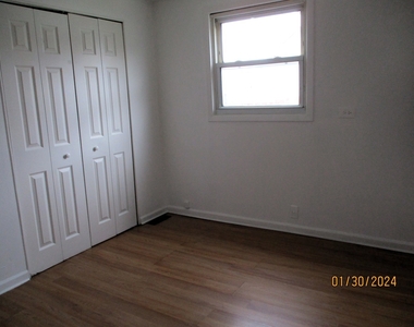 9806 Marion Avenue - Photo Thumbnail 8