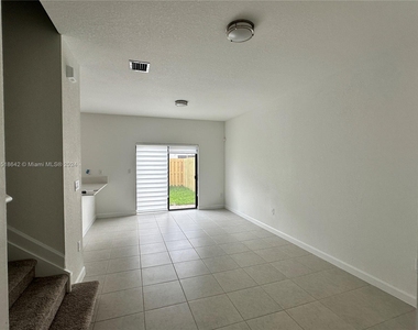 12886 Sw 233rd Ter - Photo Thumbnail 7