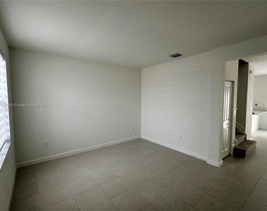 12886 Sw 233rd Ter - Photo Thumbnail 4