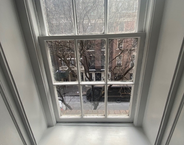 37 East 65th Street - Photo Thumbnail 1