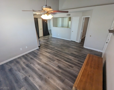 555 E Silverado Ranch Boulevard - Photo Thumbnail 12