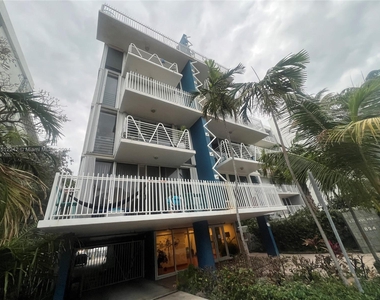 7824 Collins Ave - Photo Thumbnail 27