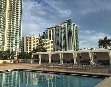 3000 S Ocean Dr - Photo Thumbnail 19