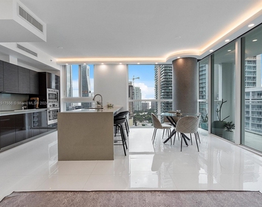 1080 Brickell Ave - Photo Thumbnail 3