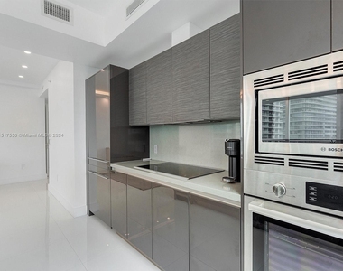 1080 Brickell Ave - Photo Thumbnail 12