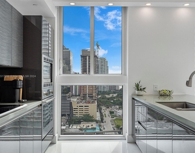 1080 Brickell Ave - Photo Thumbnail 14