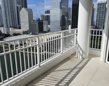 701 Brickell Key Blvd - Photo Thumbnail 0