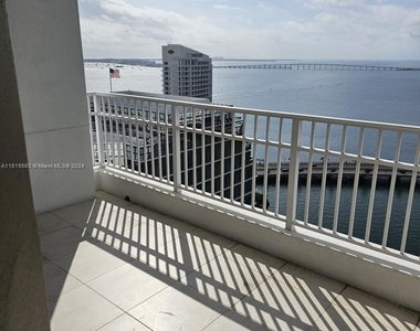 701 Brickell Key Blvd - Photo Thumbnail 2