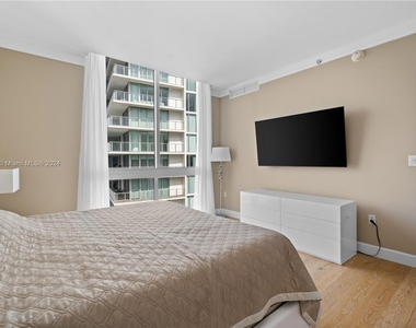 250 Sunny Isles Blvd - Photo Thumbnail 16