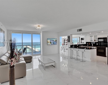 16699 Collins Ave - Photo Thumbnail 1