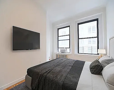 135 William Street - Photo Thumbnail 4