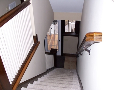 161 Oakwood Ave., Suite B - Photo Thumbnail 2