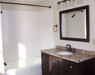161 Oakwood Ave., Suite B - Photo Thumbnail 8
