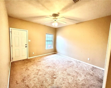 1702 Deacon Drive - Photo Thumbnail 11